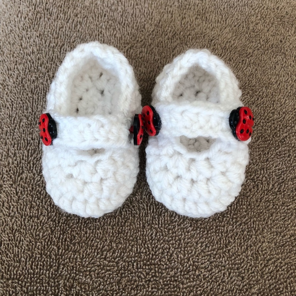Crochet baby Mary Jane shoes